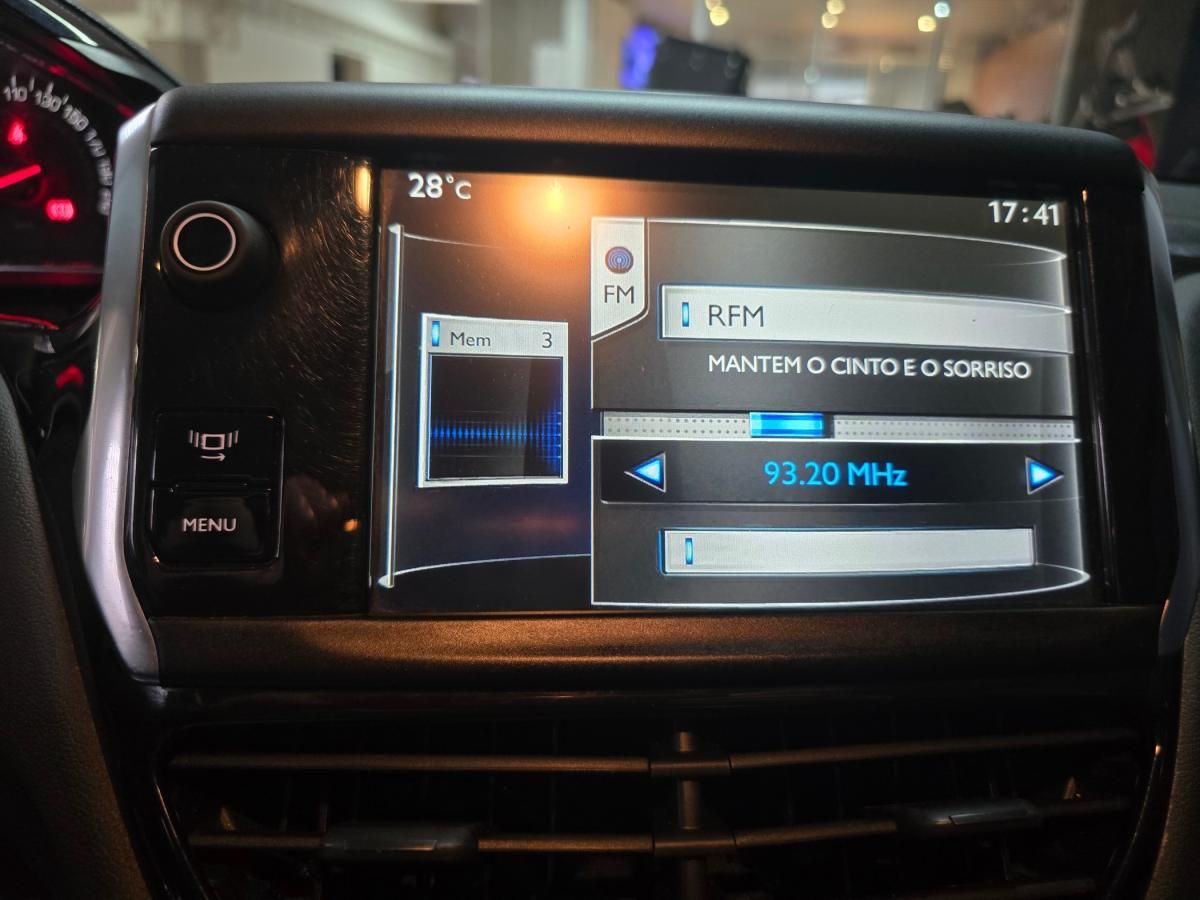 peugeot-208-2014-gasolina-1199cc