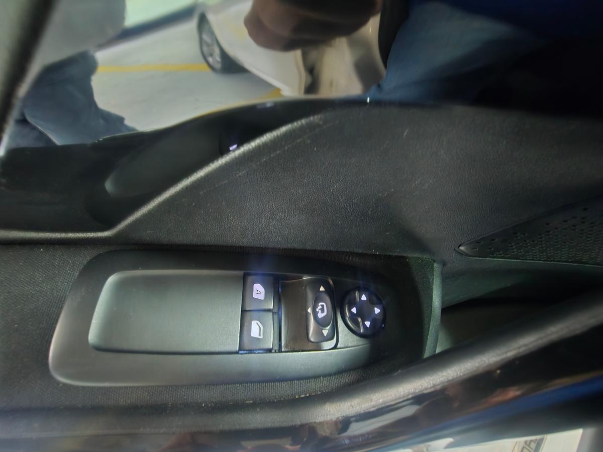 peugeot-208-2014-gasolina-1199cc