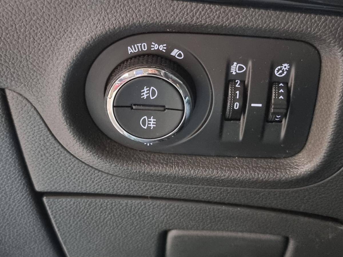 opel-astra-2017-diesel-1598cc