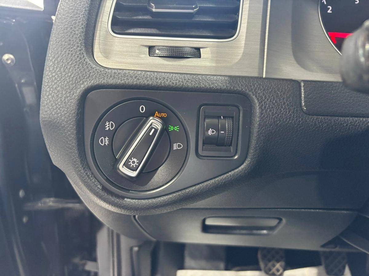 volkswagen-golf-variant-2016-diesel-1598cc