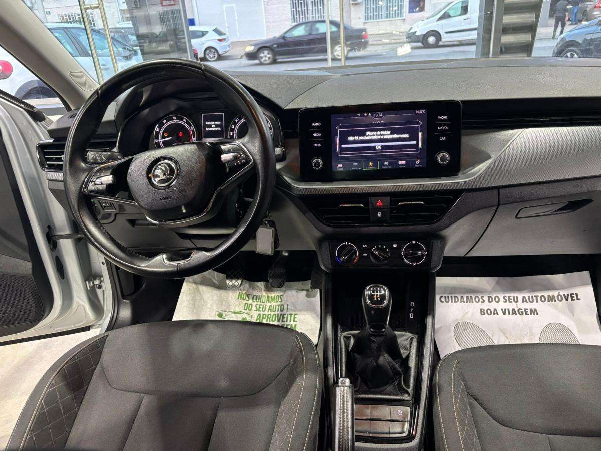 skoda-scala-2023-gasolina-999cc
