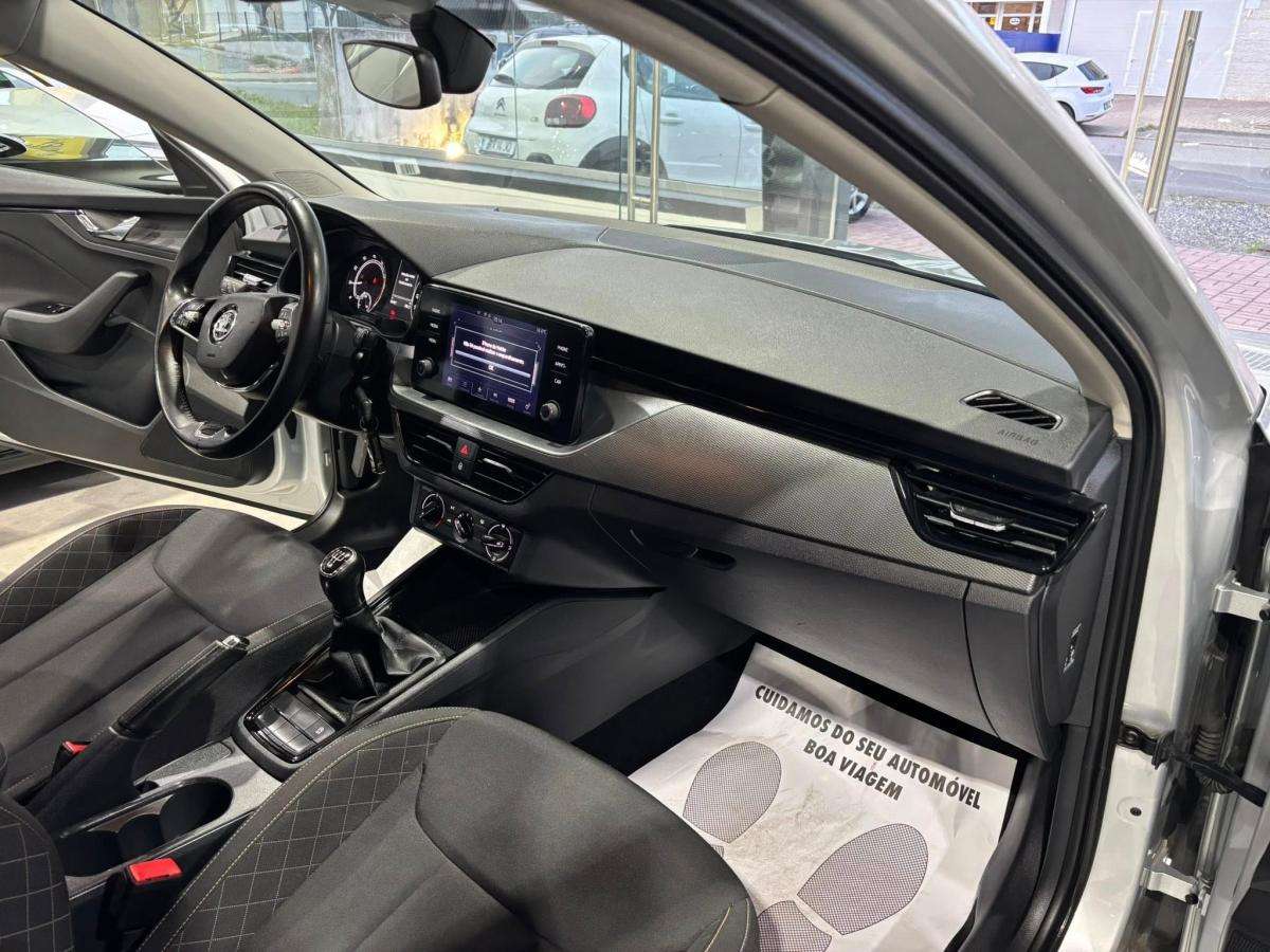 skoda-scala-2023-gasolina-999cc