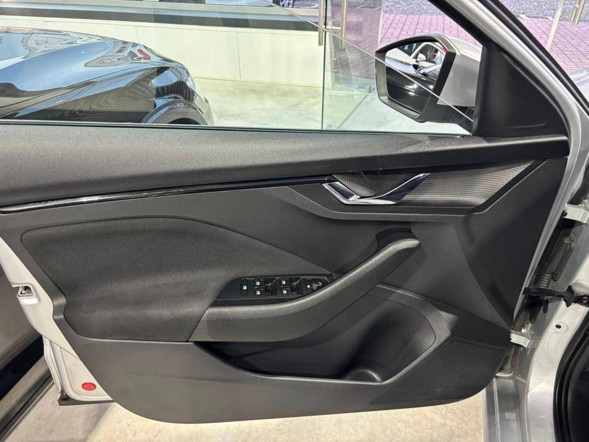 skoda-scala-2023-gasolina-999cc