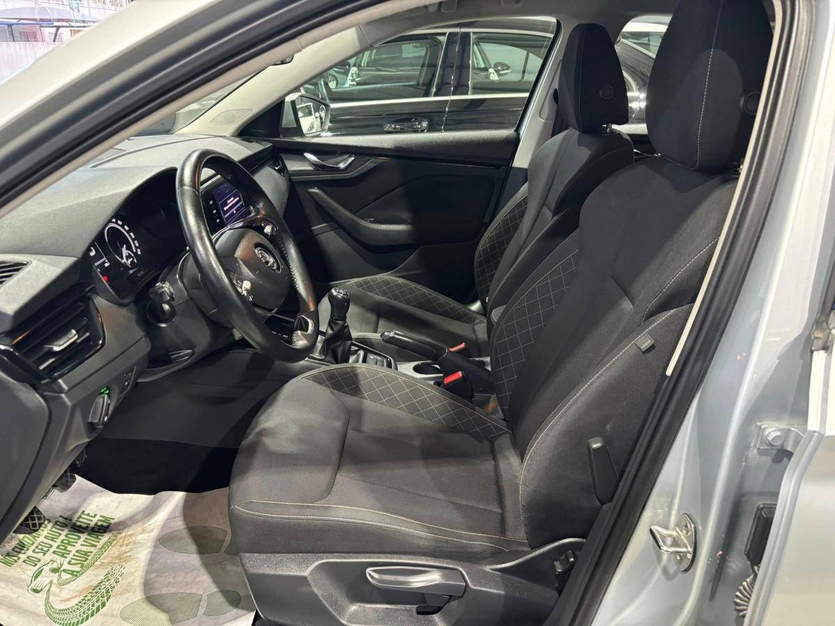 skoda-scala-2023-gasolina-999cc