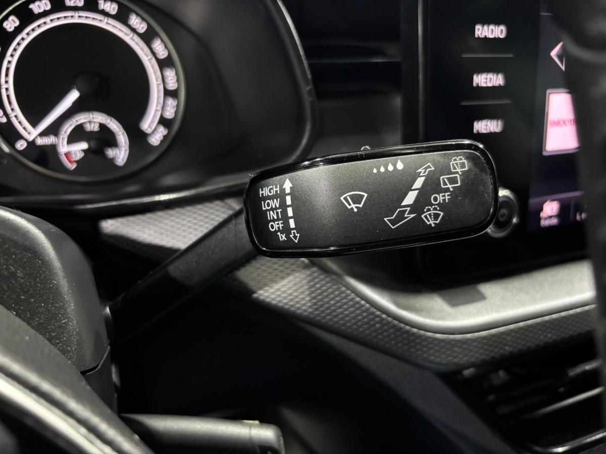 skoda-scala-2023-gasolina-999cc