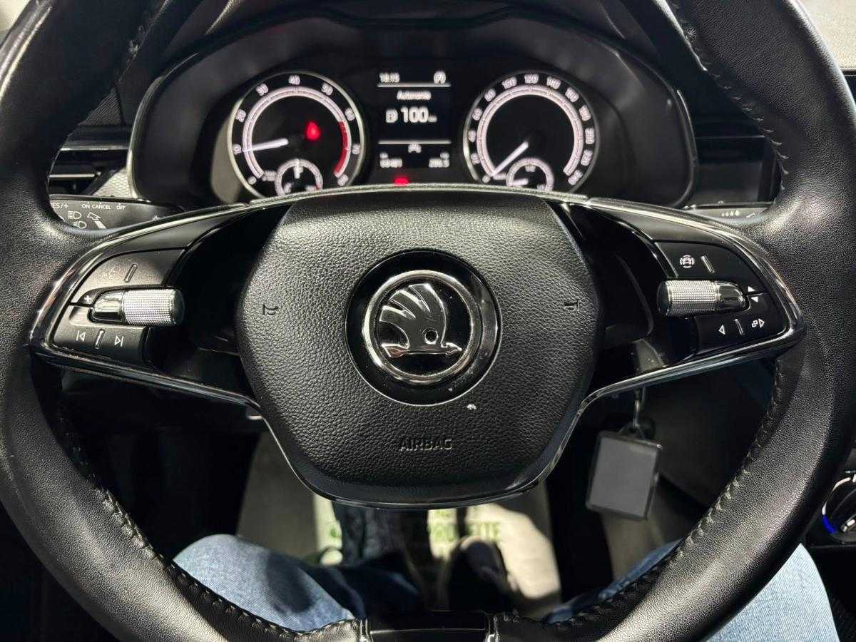 skoda-scala-2023-gasolina-999cc