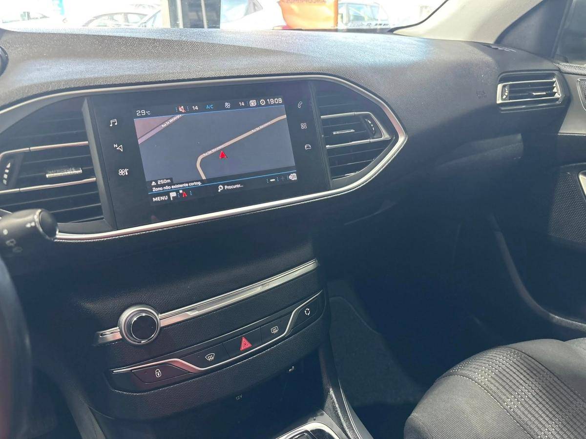 peugeot-308-2021-gasolina-1199cc