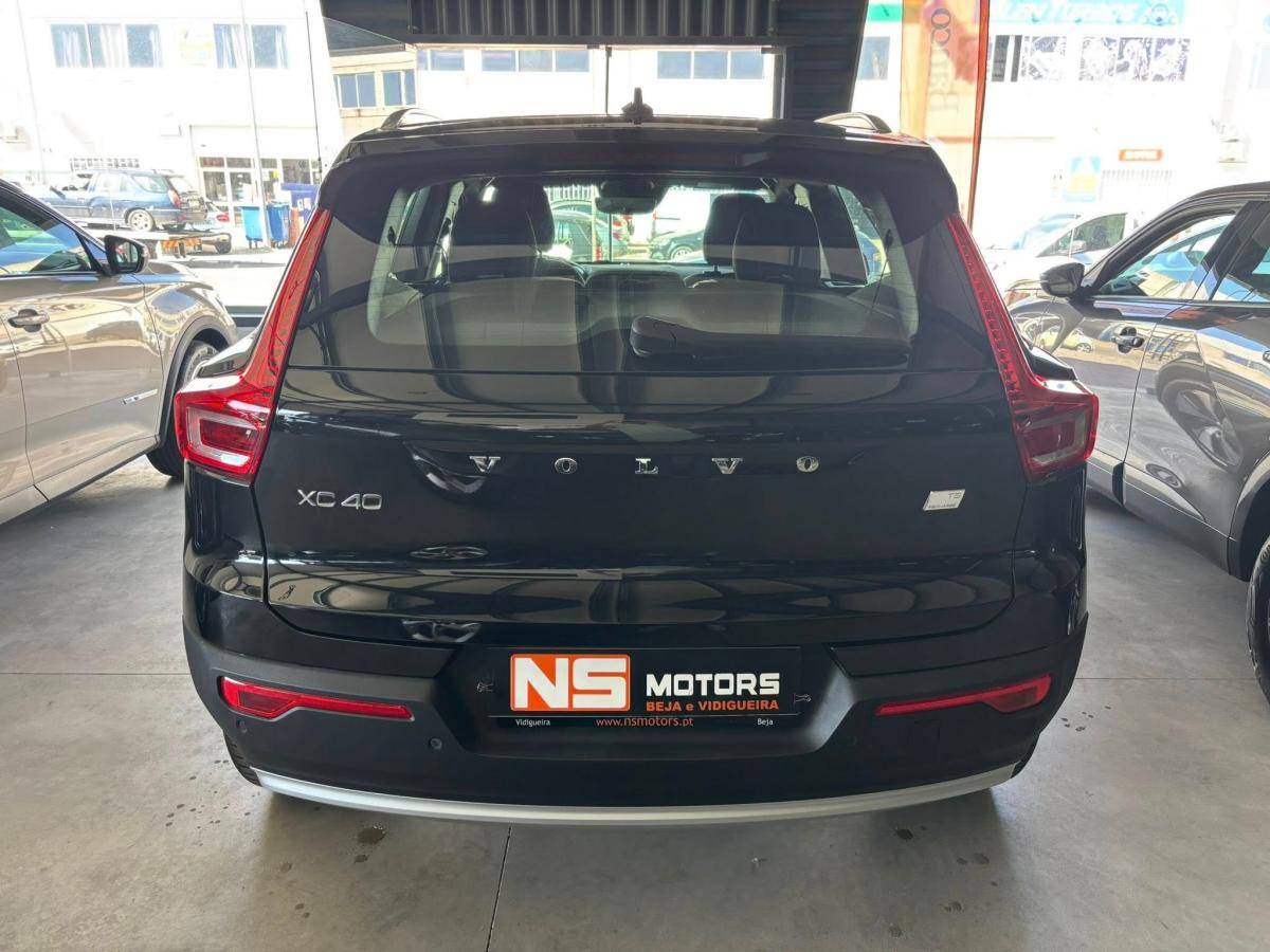 volvo-xc40-2022-hibrido-a-gasolina-1477cc