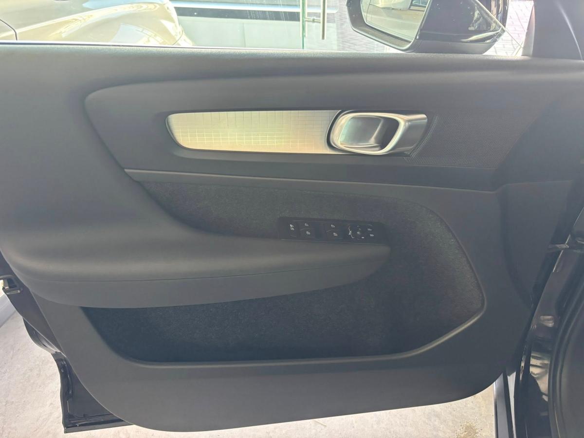 volvo-xc40-2022-hibrido-a-gasolina-1477cc