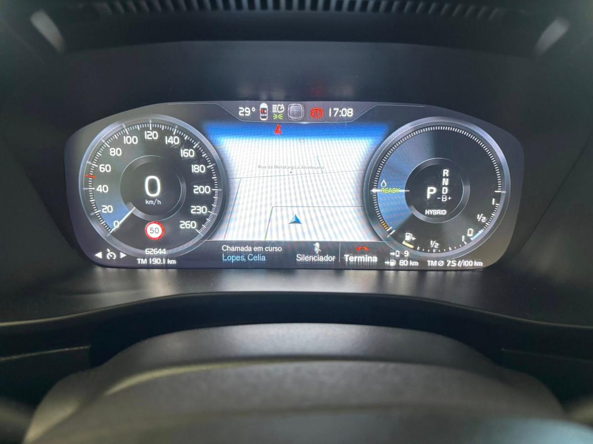 volvo-xc40-2022-hibrido-a-gasolina-1477cc