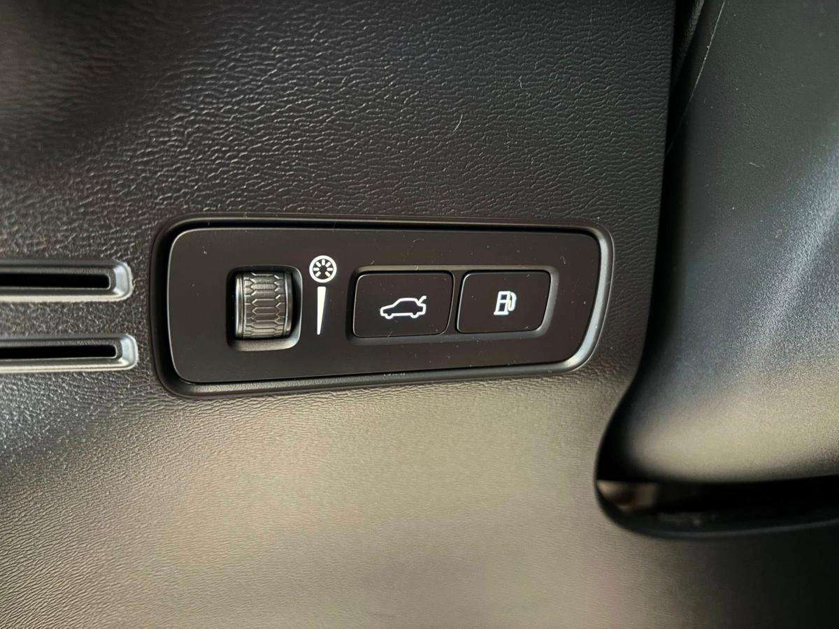 volvo-xc40-2021-hibrido-a-gasolina-1477cc