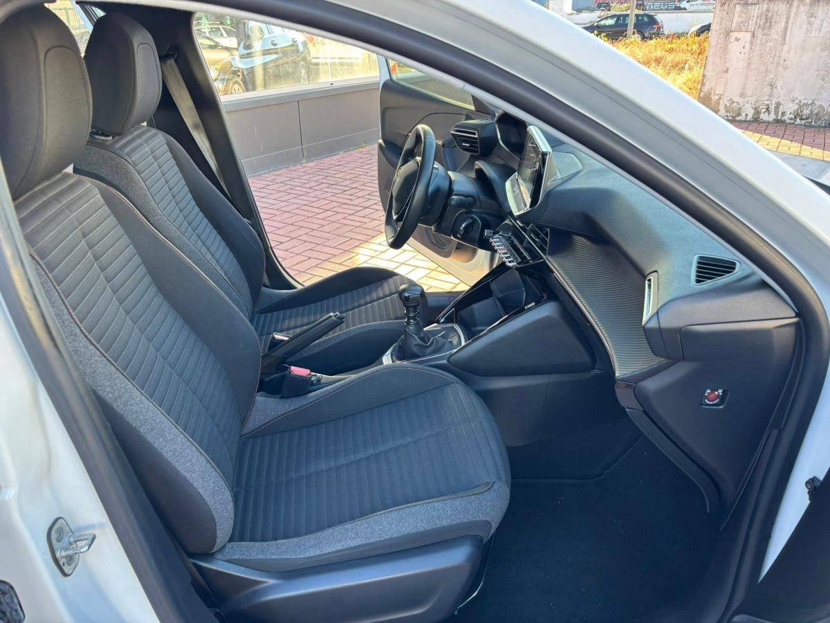 peugeot-208-2022-gasolina-1199cc
