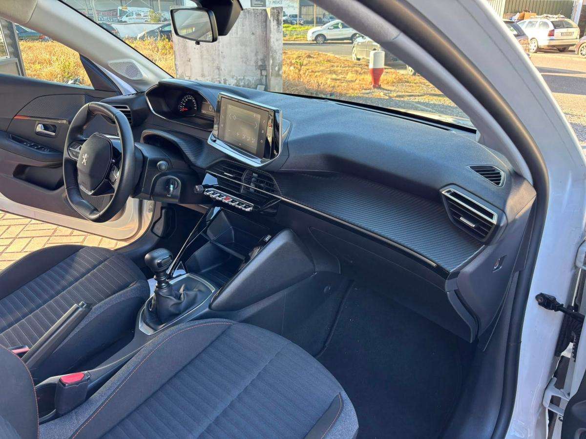 peugeot-208-2022-gasolina-1199cc