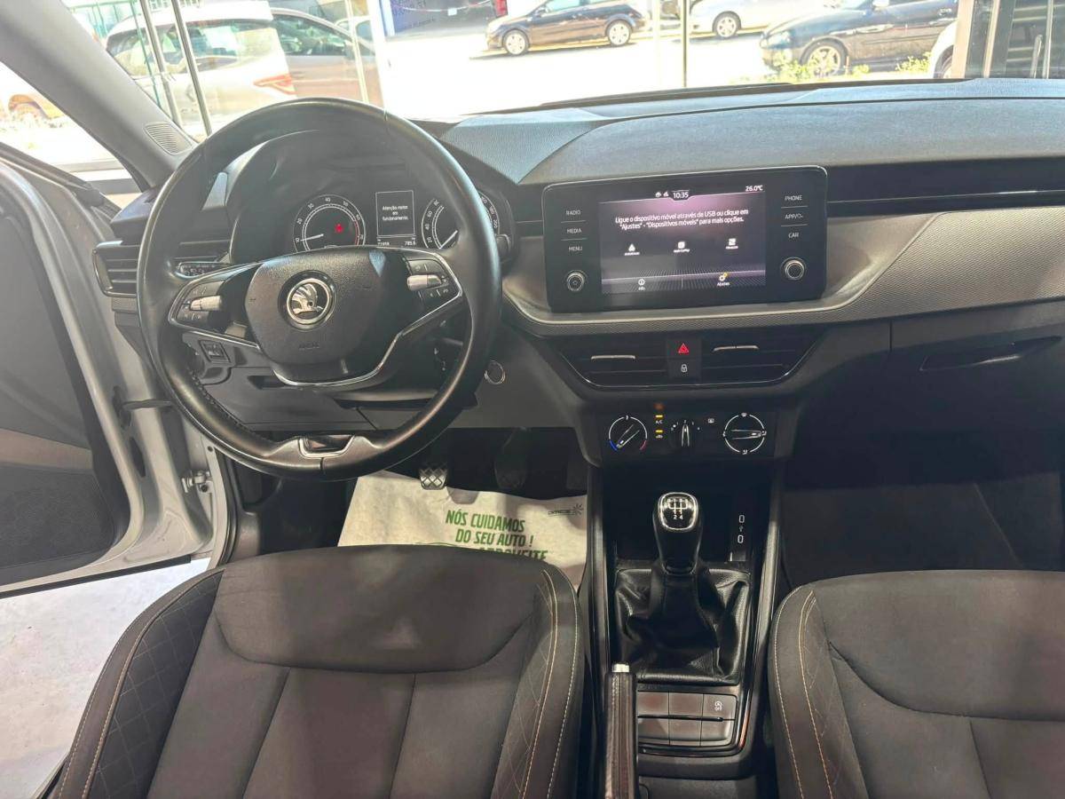 skoda-kamiq-2023-gasolina-999cc