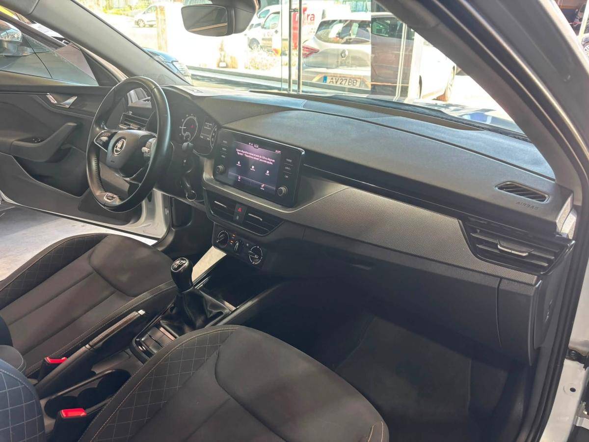 skoda-kamiq-2023-gasolina-999cc