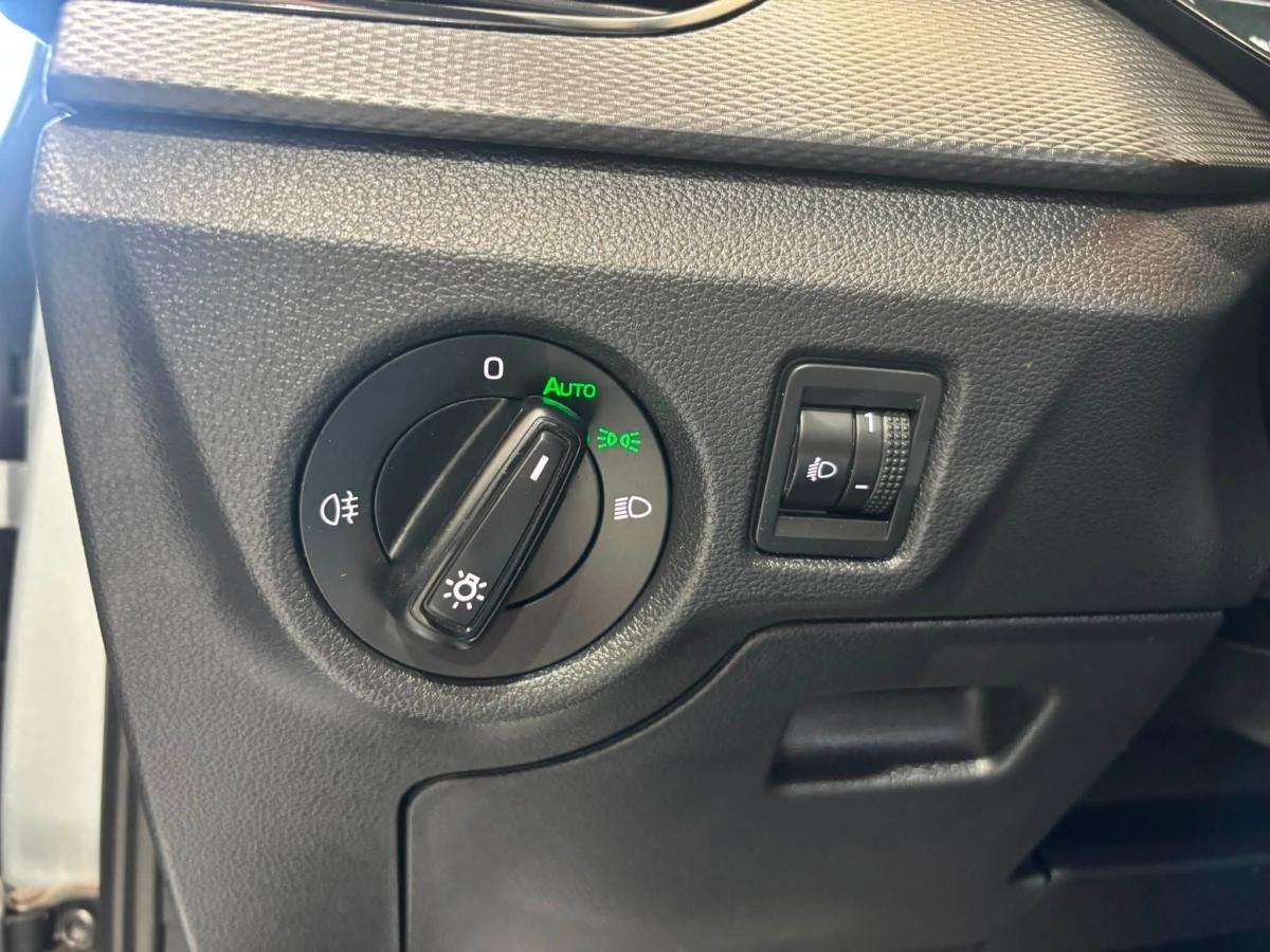 skoda-kamiq-2023-gasolina-999cc