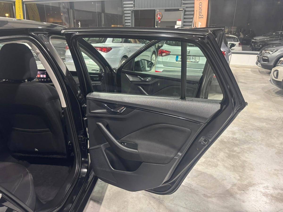 skoda-scala-2023-gasolina-999cc