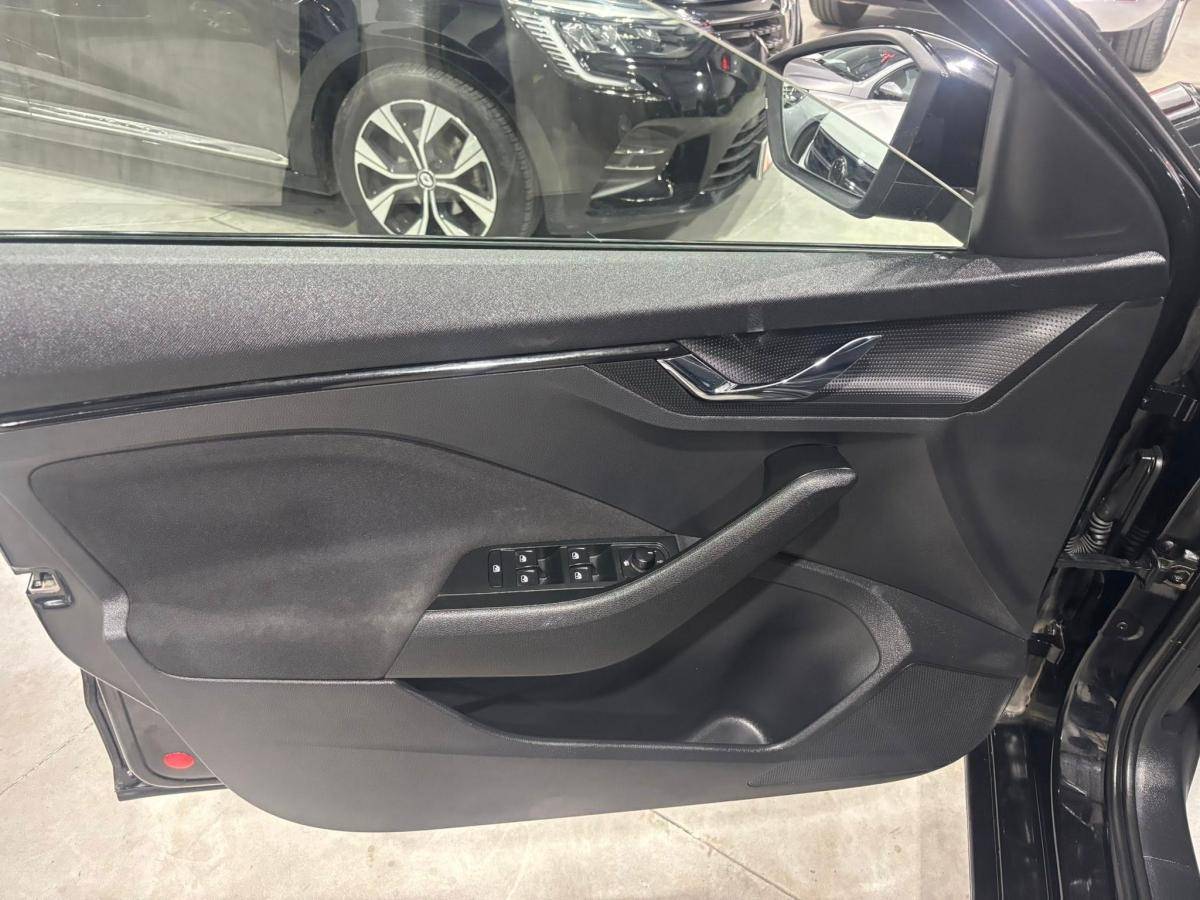 skoda-scala-2023-gasolina-999cc
