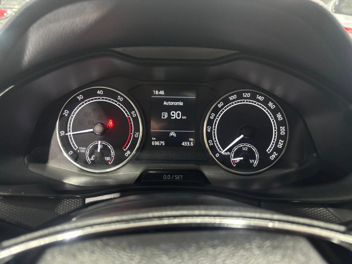 skoda-scala-2023-gasolina-999cc