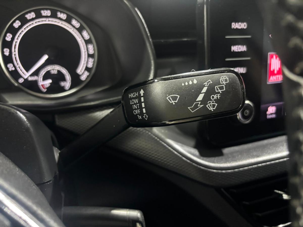 skoda-scala-2023-gasolina-999cc