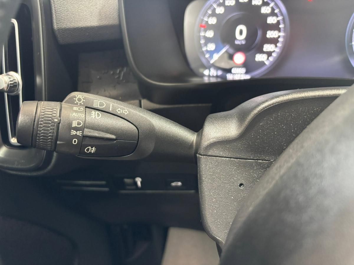volvo-xc40-2022-gasolina-1477cc