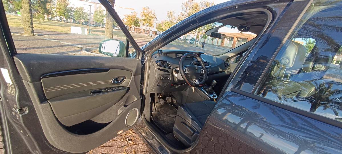 renault-grand-scenic-2012-diesel-1598cc