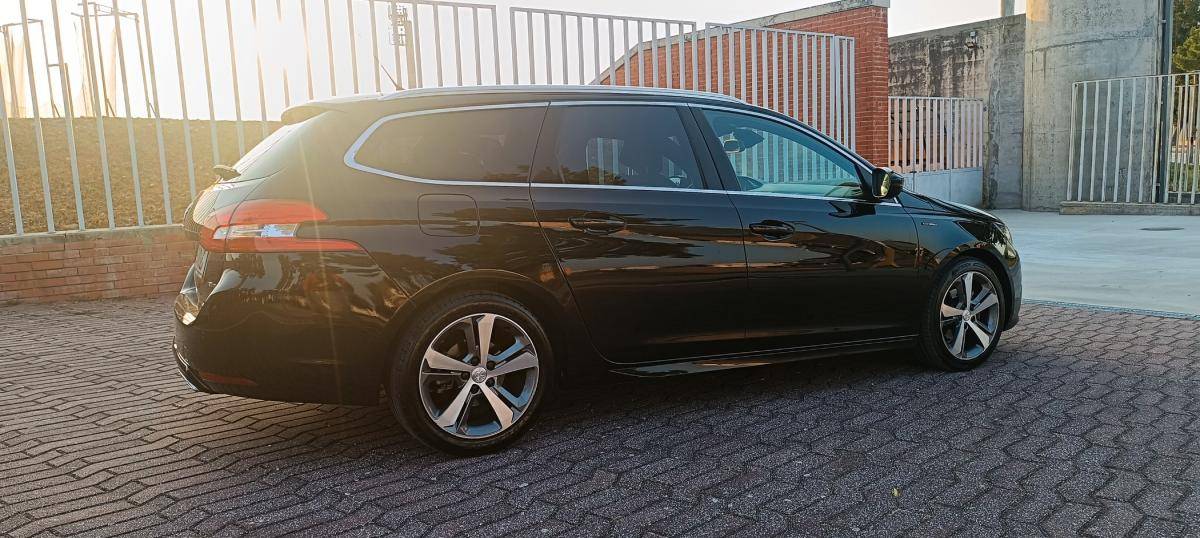 peugeot-308-sw-2018-diesel-1499cc
