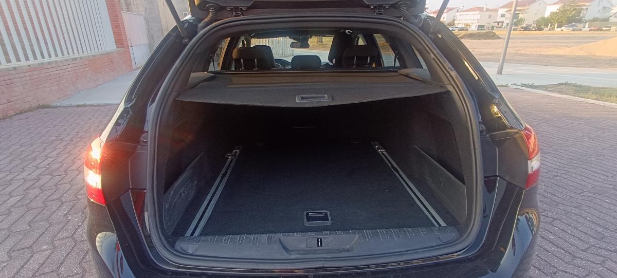 peugeot-308-sw-2018-diesel-1499cc