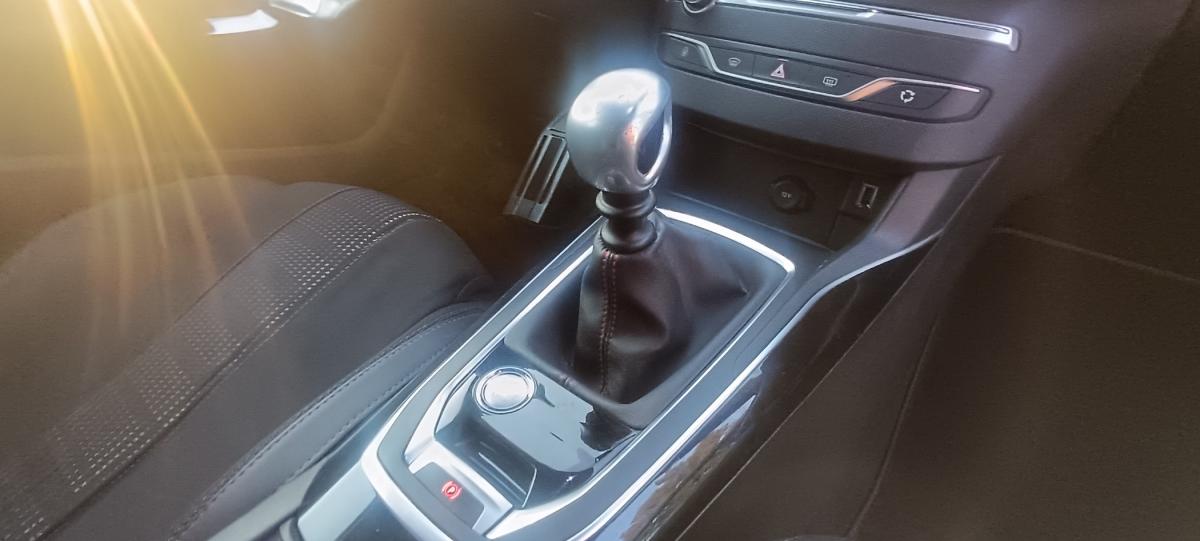 peugeot-308-sw-2018-diesel-1499cc