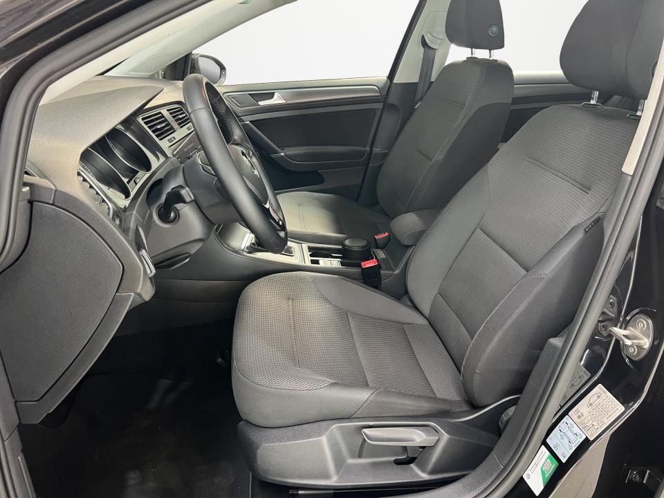 volkswagen-golf-2018-diesel-1598cc