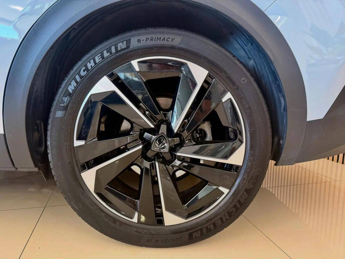 peugeot-408-2024-hibrido-a-gasolina-1598cc
