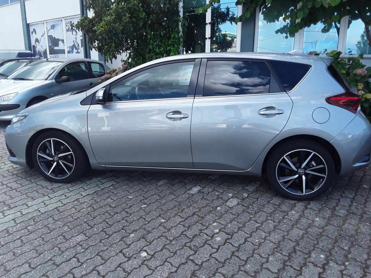 toyota-auris-2017-gasolina-1197cc