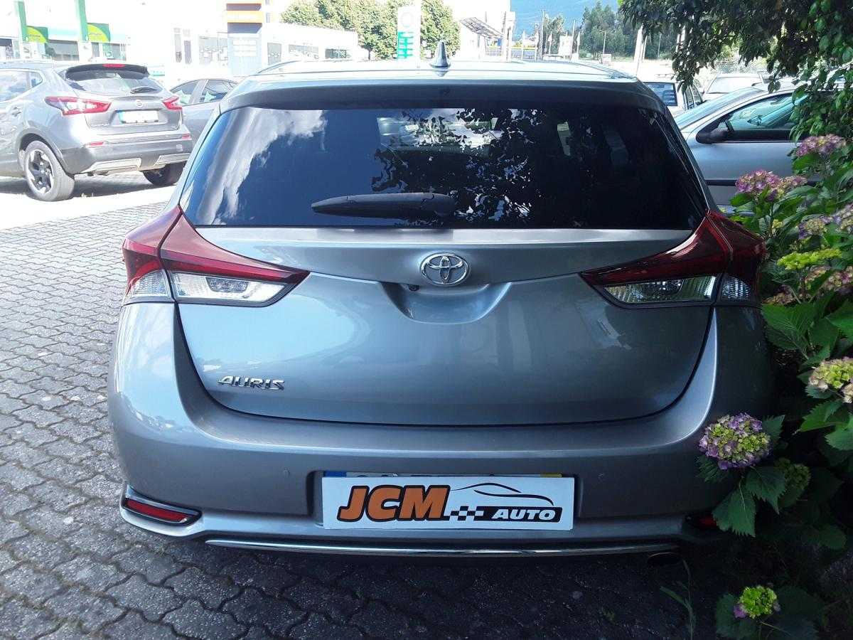 toyota-auris-2017-gasolina-1197cc