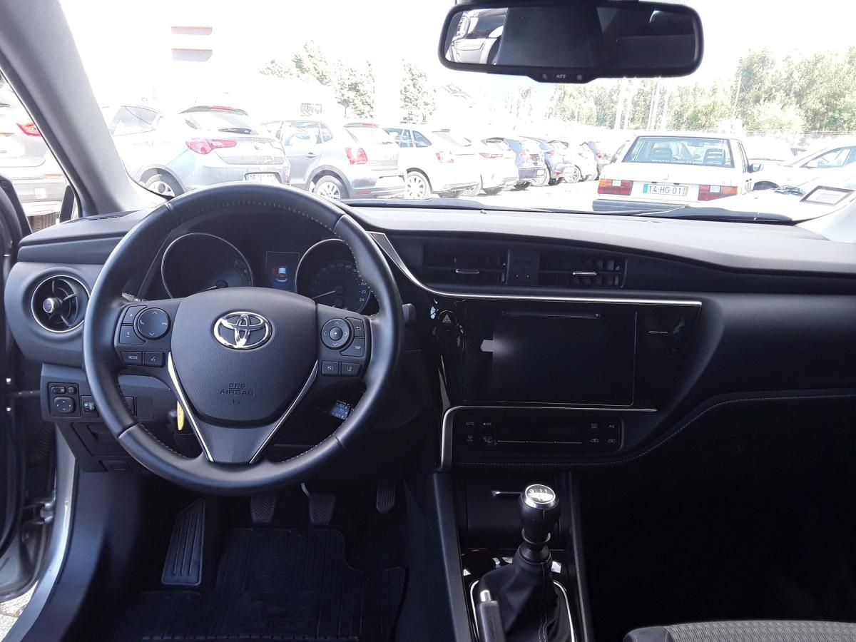 toyota-auris-2017-gasolina-1197cc