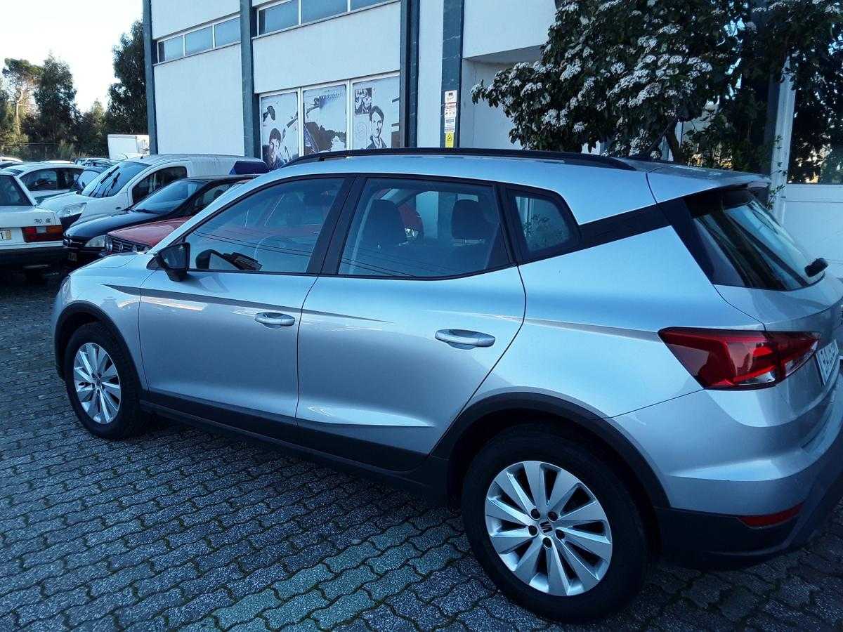 seat-arona-2023-gasolina-999cc
