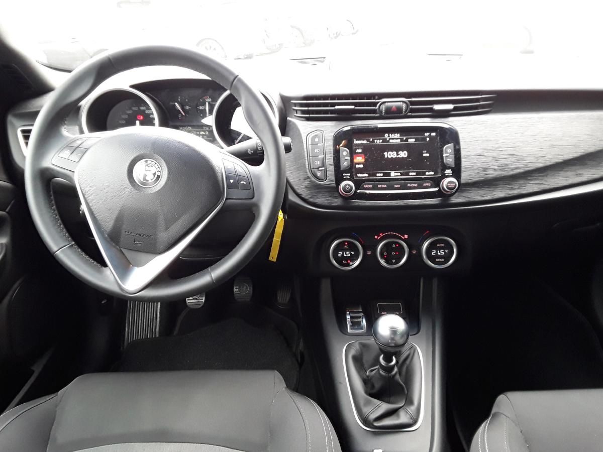 alfa-romeo-giulietta-2018-diesel-1598cc