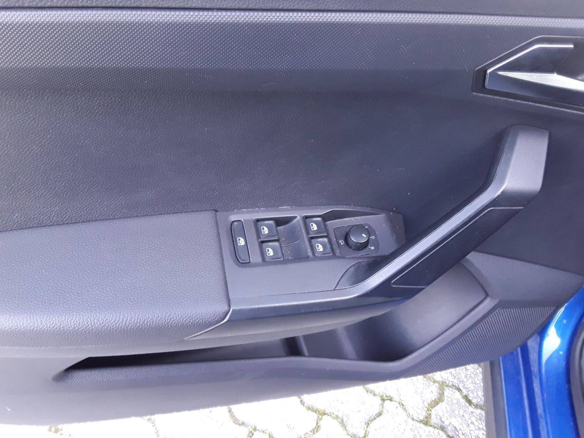 seat-arona-2023-gasolina-999cc