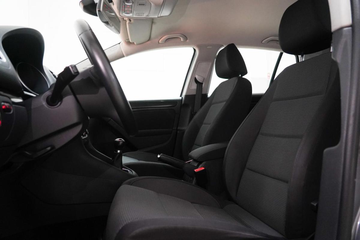 volkswagen-golf-2012-diesel-1598cc