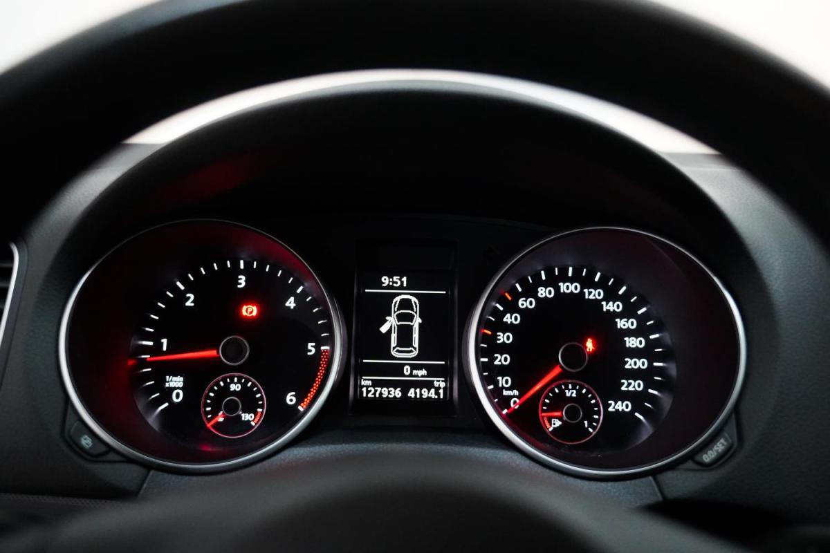volkswagen-golf-2012-diesel-1598cc