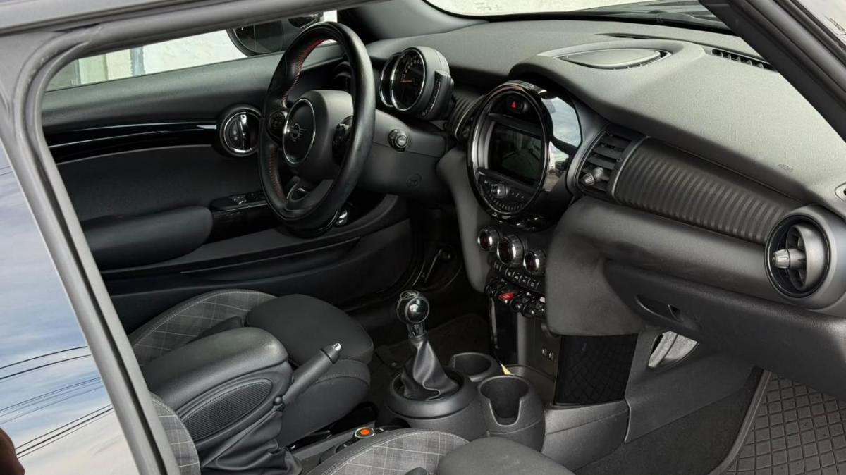 mini-cooper-d-2019-diesel-1496cc
