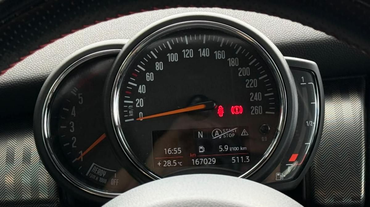 mini-cooper-d-2019-diesel-1496cc