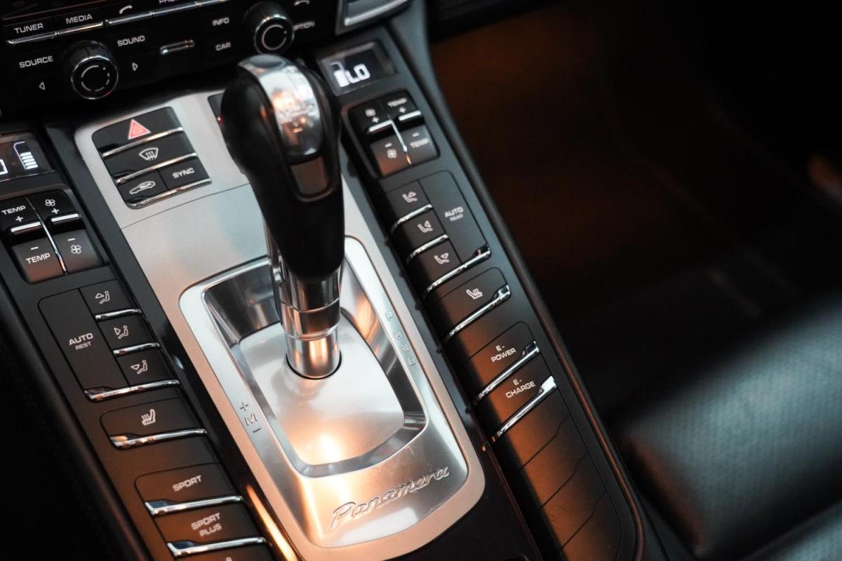 porsche-panamera-2015-hibrido-a-gasolina-2995cc
