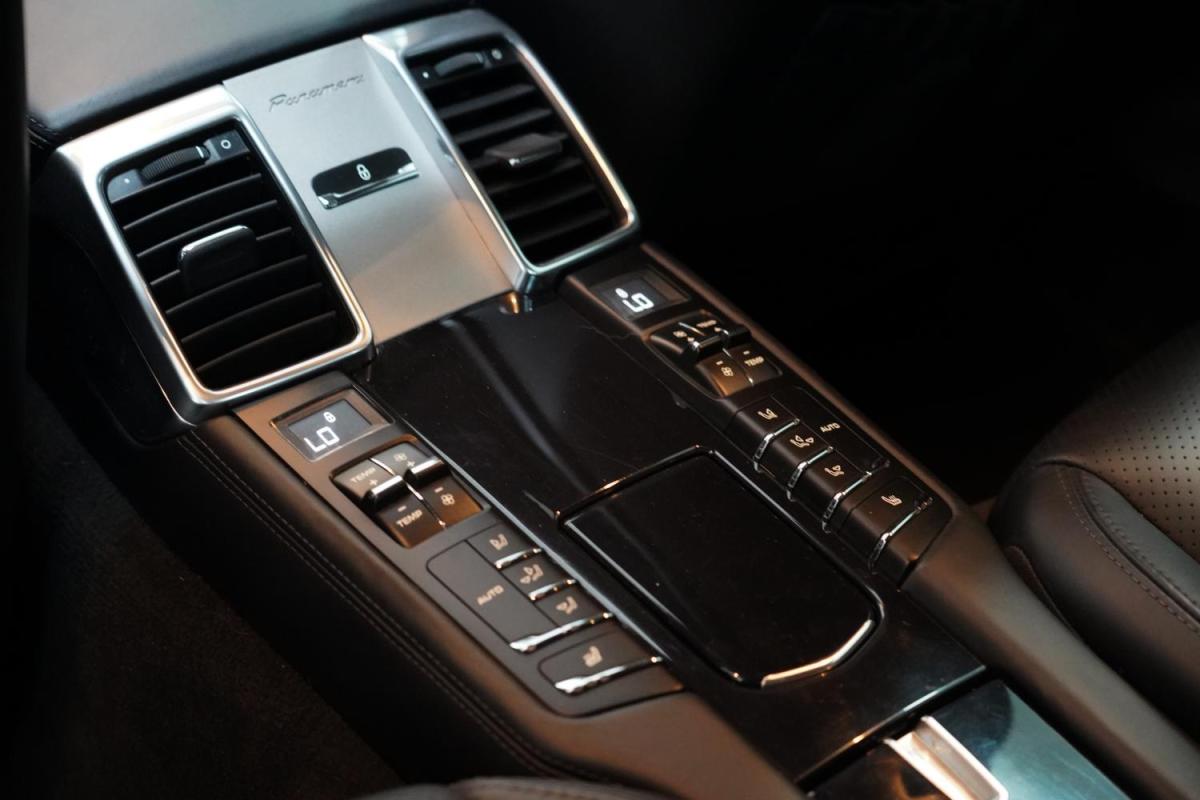 porsche-panamera-2015-hibrido-a-gasolina-2995cc