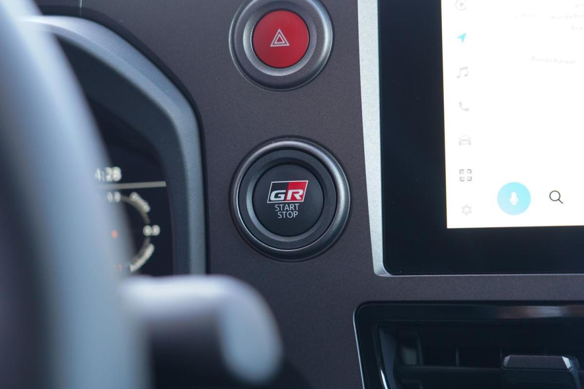 toyota-yaris-2024-gasolina-1618cc