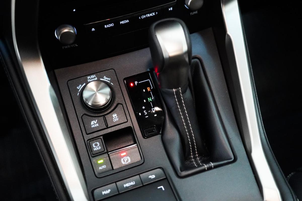 lexus-nx-300h-2018-hibrido-a-gasolina-2494cc
