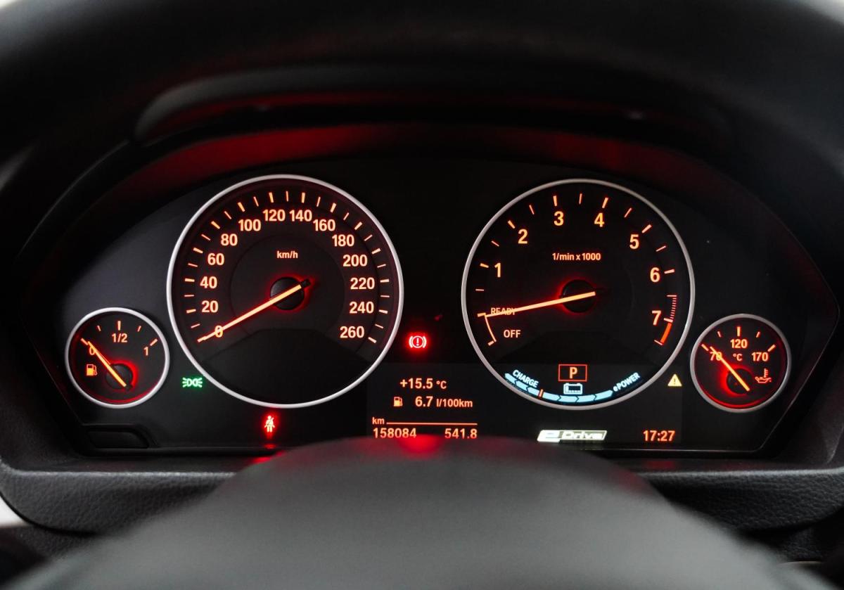 bmw-serie-3-2017-hibrido-a-gasolina-1998cc