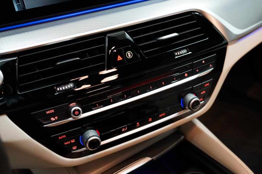 bmw-serie-5-2018-hibrido-a-gasolina-1998cc
