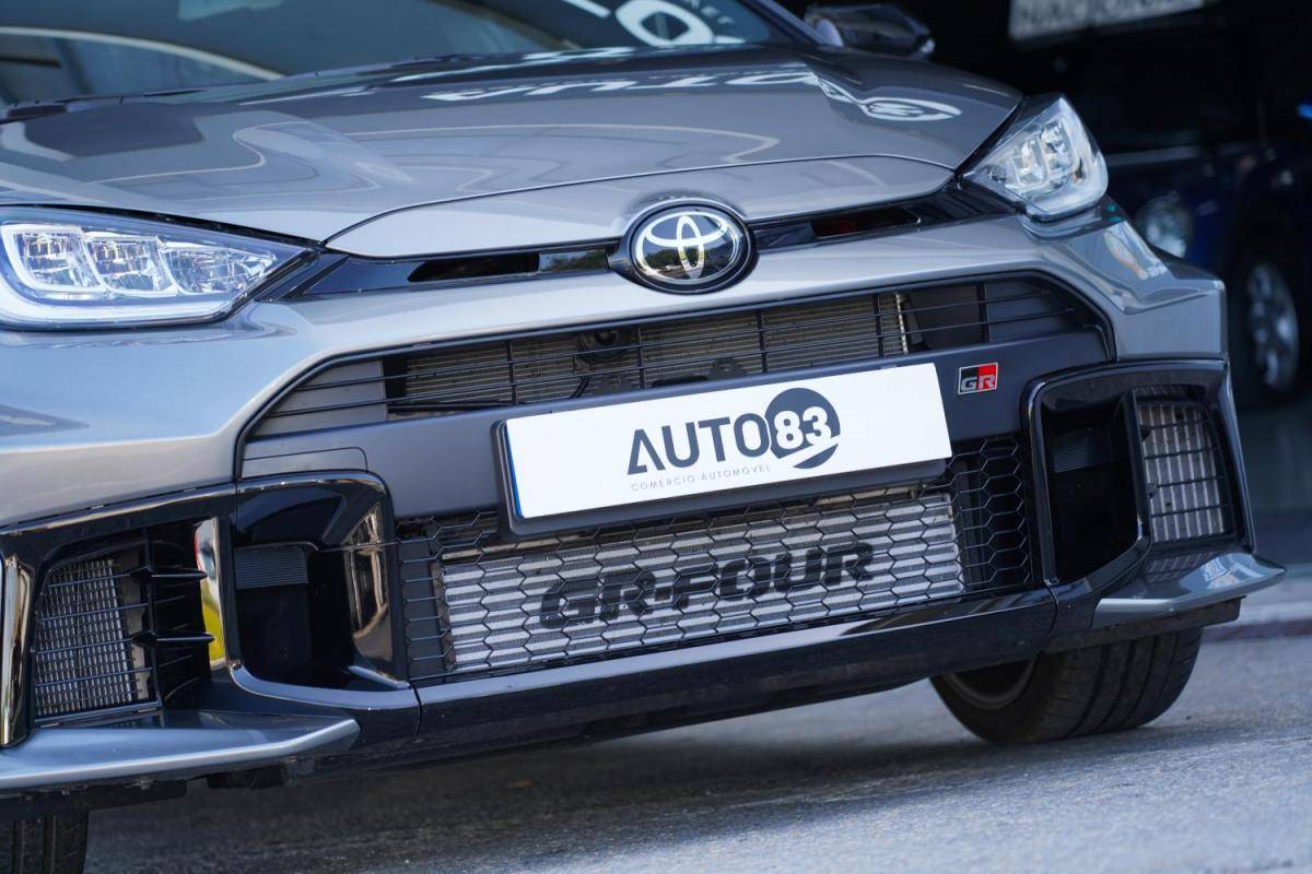 toyota-yaris-2024-gasolina-1618cc