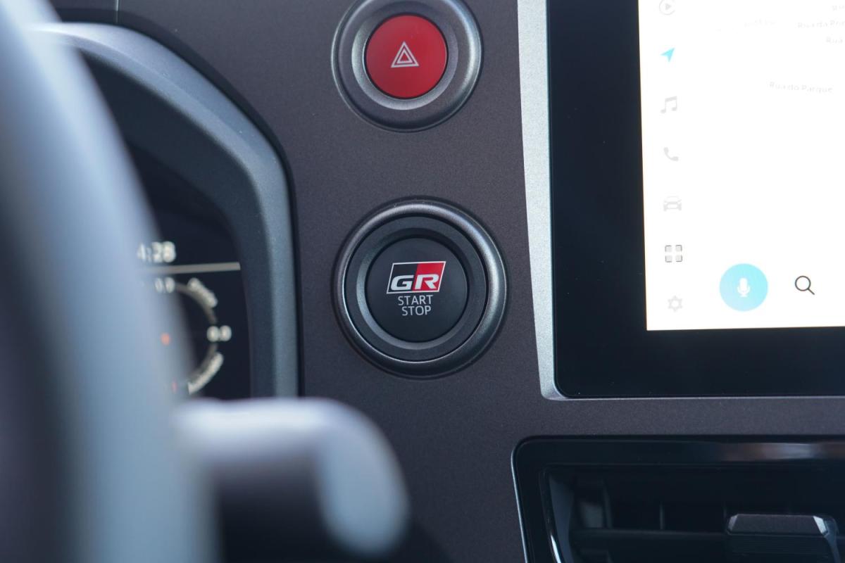 toyota-yaris-2024-gasolina-1618cc