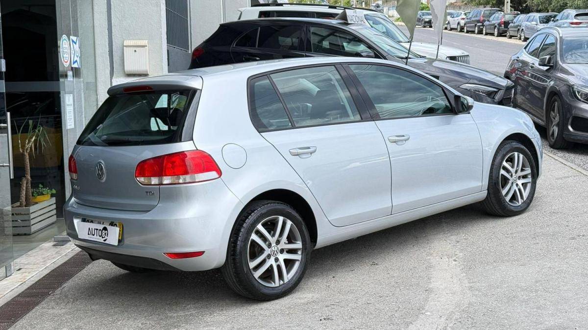 volkswagen-golf-2010-diesel-1598cc